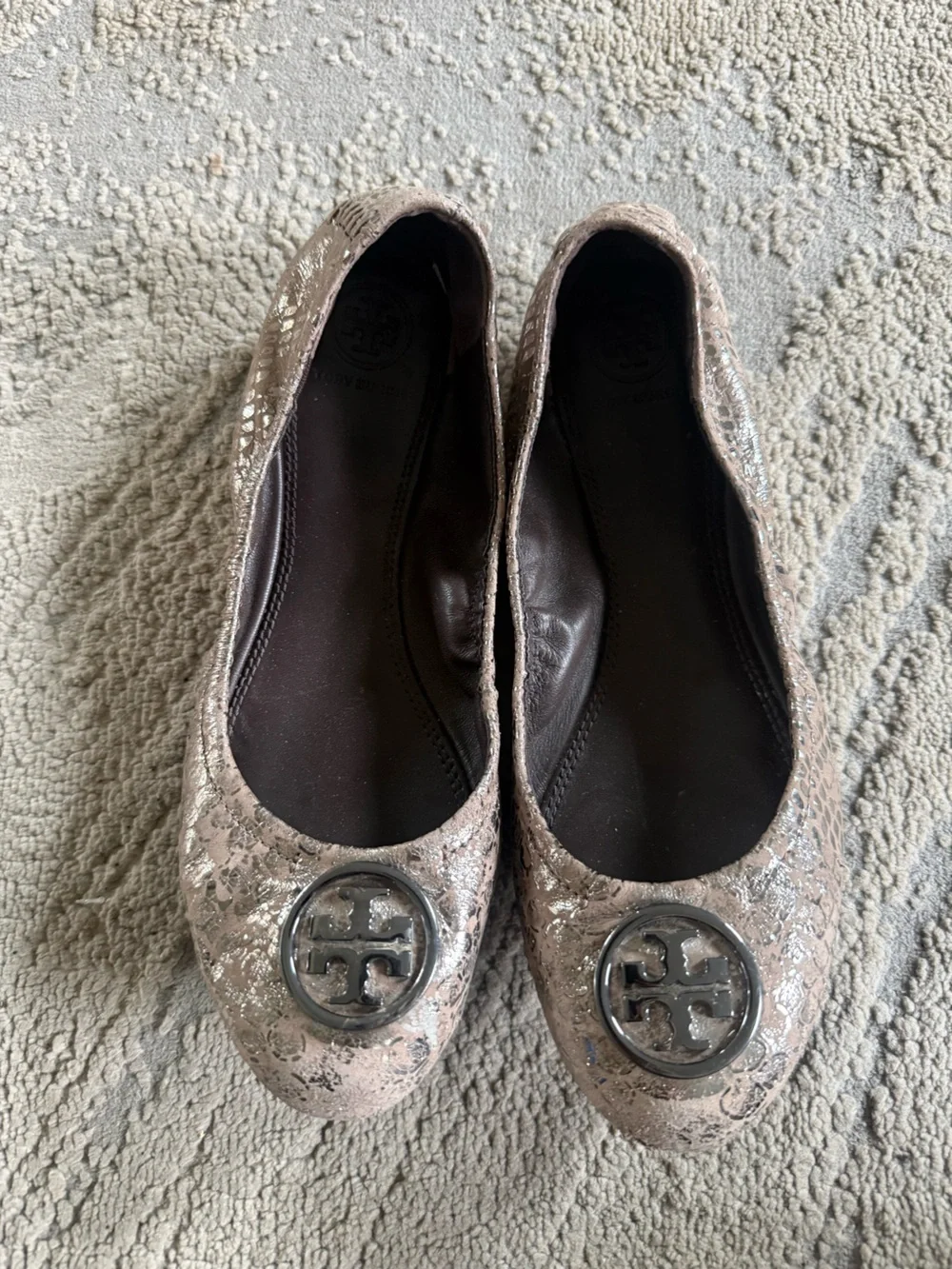 Tory Burch Heidi Metallic Taupe silver Logo Ballet Flats slip on 8